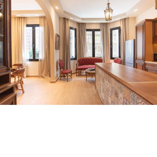 Luxury Central Apartment