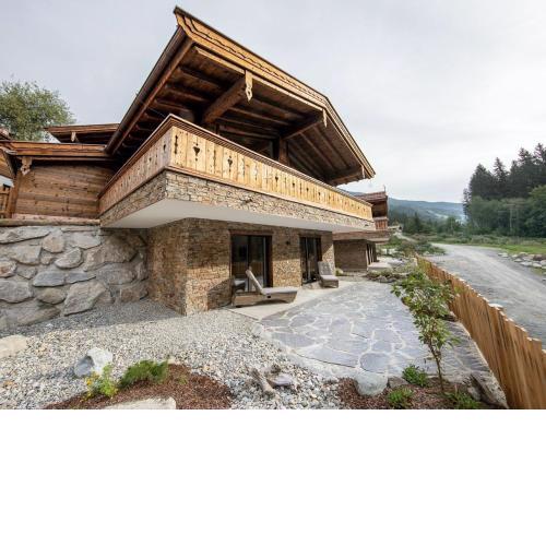 Luxury chalet with 2 bathrooms, near a small slope