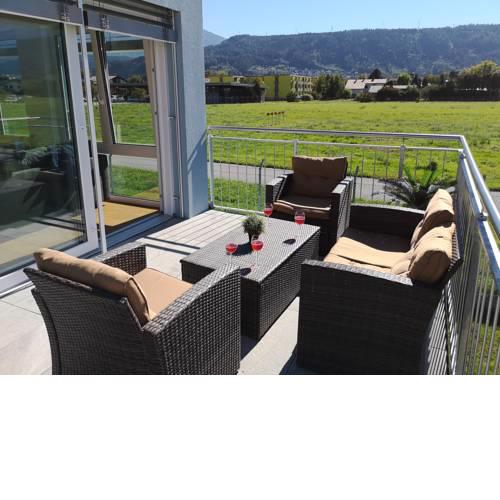 Luxury City Airport Apartment