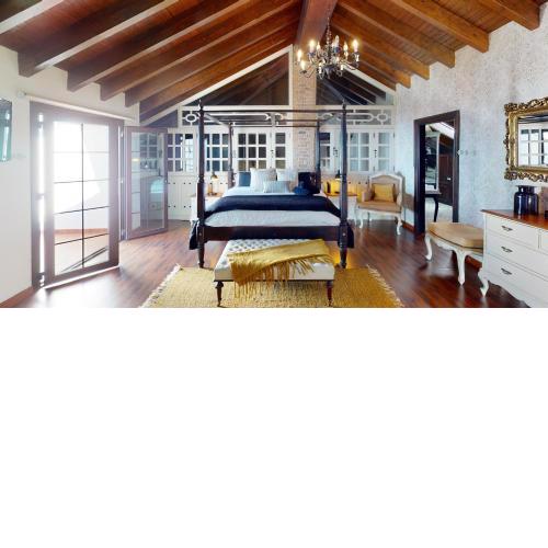 Luxury Colonial Country Villa