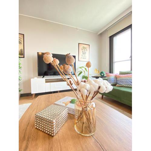 Luxury Comfortable Duplex with Terrace by Siena Suites