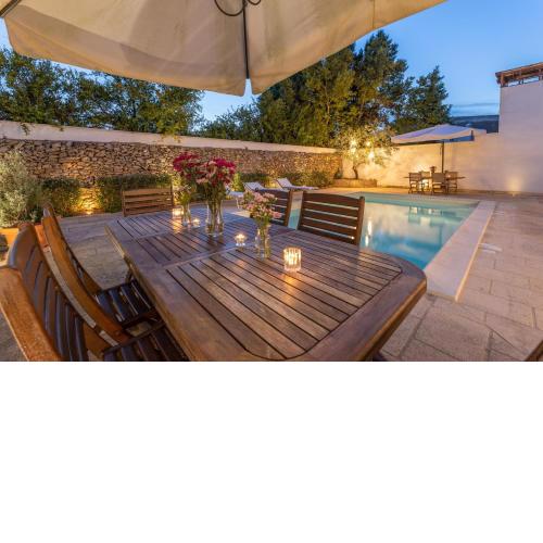Luxury Courtyard
