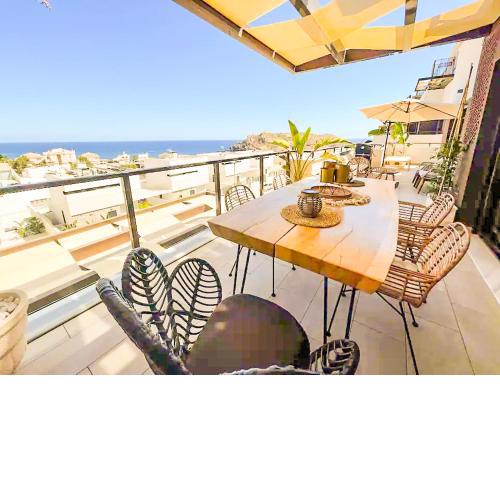 Luxury Designer Apartment - Unbeatable Sea Views
