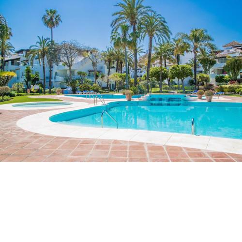 Luxury Duplex Penthouse Alcazaba Beach - RDR322