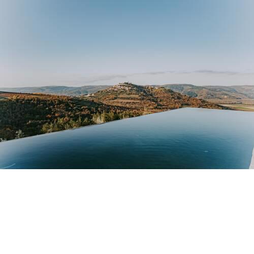 Luxury estate with 6 hectares land near hilltop town Motovun