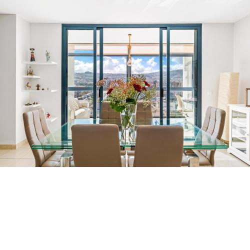 Luxury Flat in Skyscraper