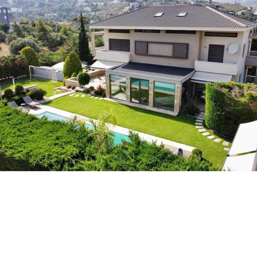 Luxury Floor Apartment with Private Pool
