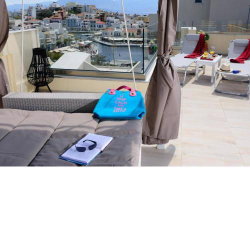 Luxury Lake View Center House