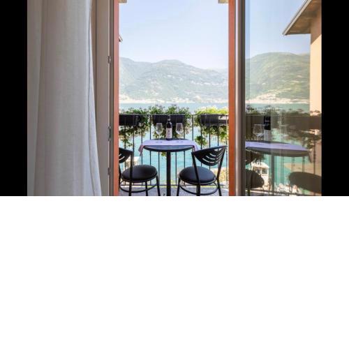 Luxury Lakefront Property