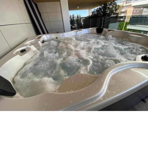 Luxury Marè9 jacuzzi apartment