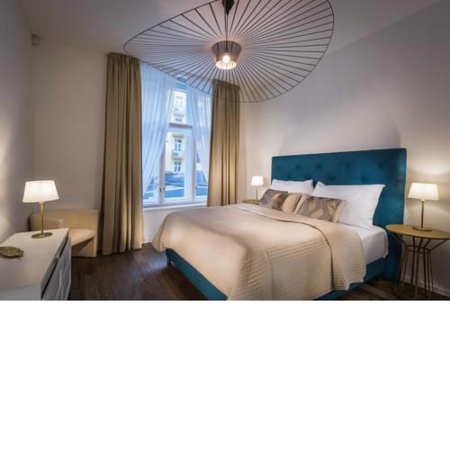 Luxury Modern Designed Oldtown Apartment