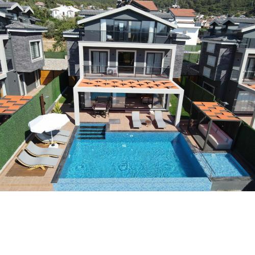 Luxury modern villa with sauna, hammam and jacuzzi