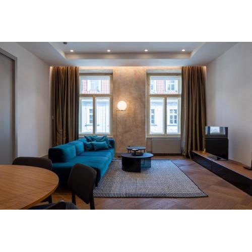 Luxury Old Town Apt, parking