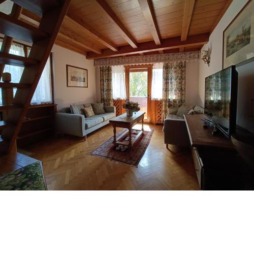 Luxury Panoramic 3BR Apt 2min to Centre 5min to Lifts