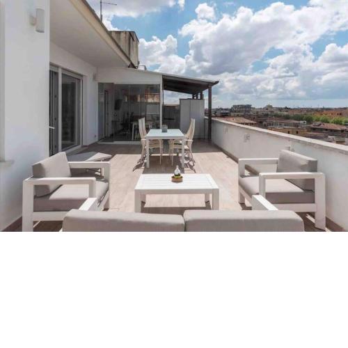 Luxury Penthouse at metro Libia