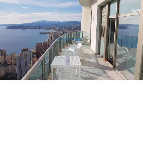 Luxury Penthouse on the 42nd floor with amazing sea views