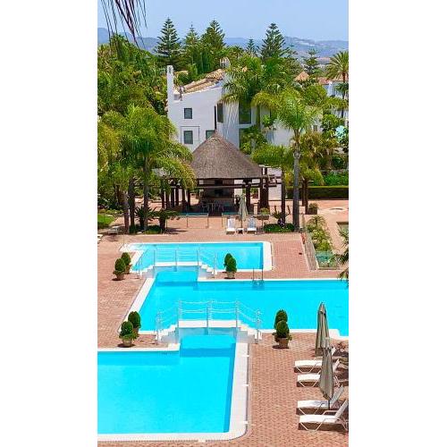 LUXURY PENTHOUSE SEA VIEWS, PUENTE ROMANO Beachside