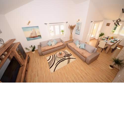 Luxury penthouse with jacuzzi in Orebić (Dalmatia)