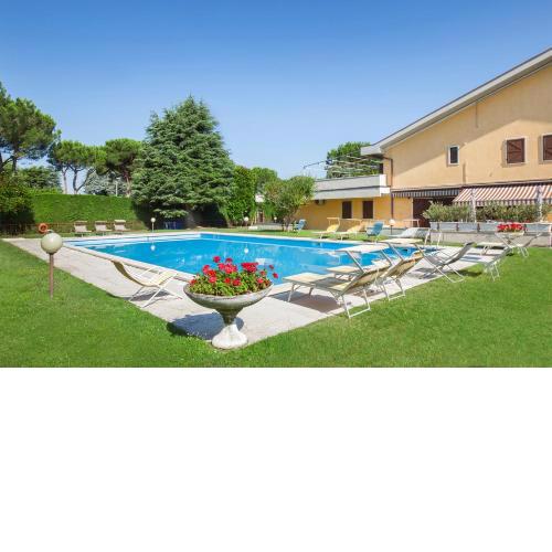 Luxury Penthouse/Pool/50m to lake