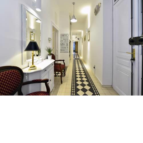 Luxury Residence Center Apartment