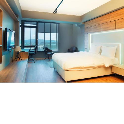 Luxury Residence in 5 star Hotel for Professionals