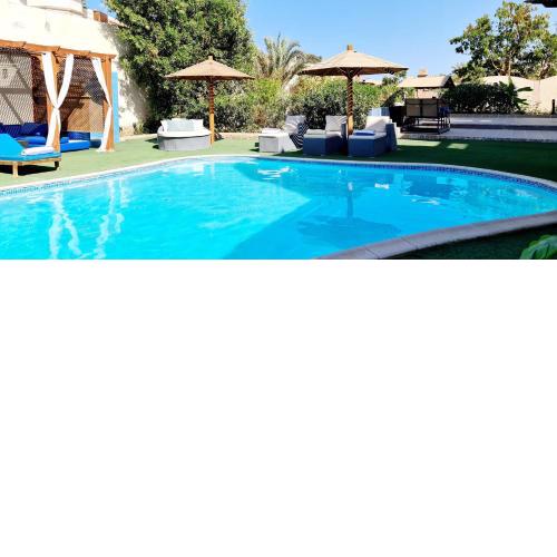Luxury Royal Blue Family Villa 8pers private pool
