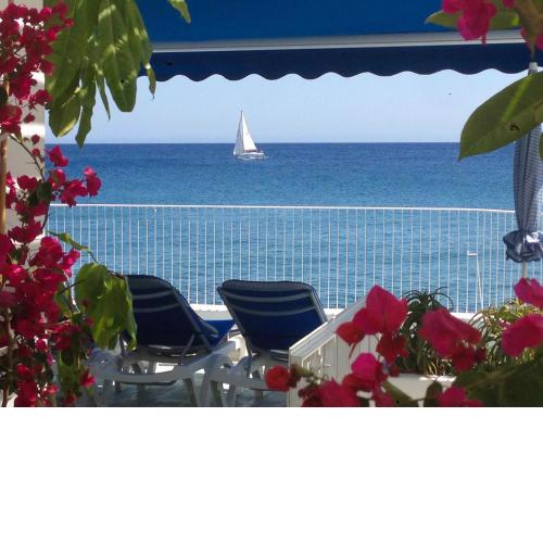 Luxury Sea Front Caleton 40