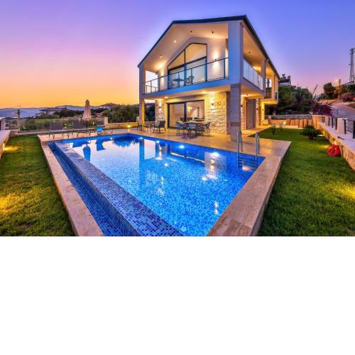 Luxury Sea View Villa w Pool By The Sea in Antalya