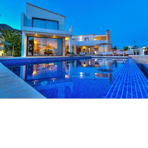 Luxury stay in Villa Capellania.