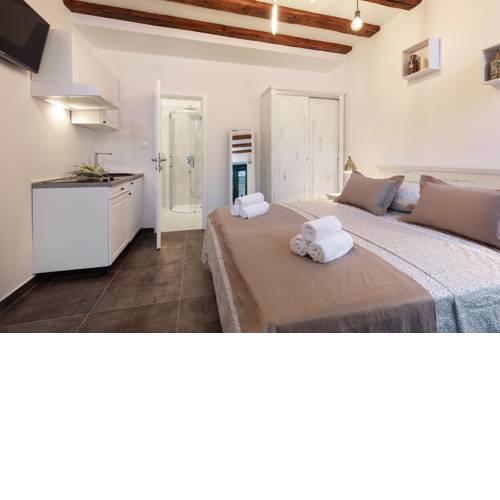 Luxury Studio Apartments Insula