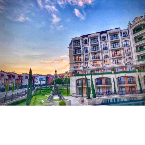 Луксозно студио на метри от плажа Свети влас/Luxury studio meters from the beach in Saint Vlas