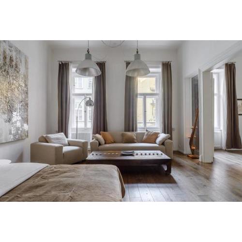 Luxury three-room apartment