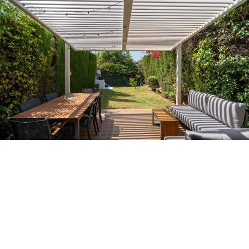 Luxury townhouse capricho golden mile