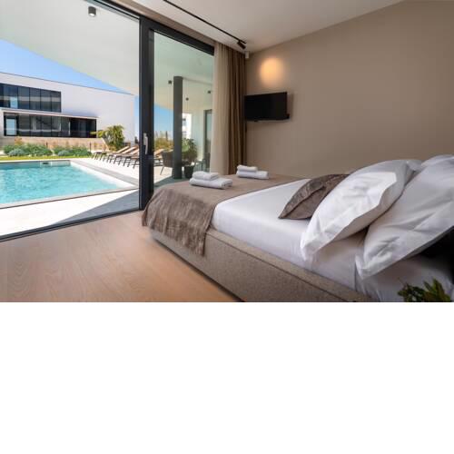 Luxury Villa Aruna
