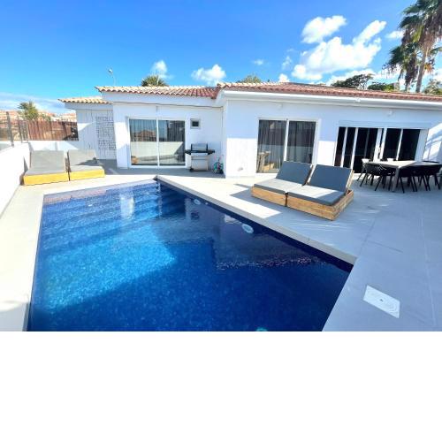 Luxury Villa Callao