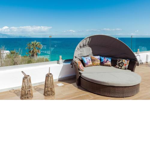 Luxury Villa Cavo Mare Thalassa with private pool & jacuzzi