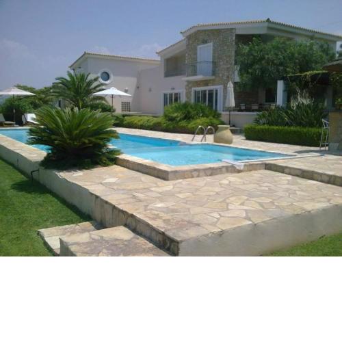 Luxury Villa Flora Kiparissia