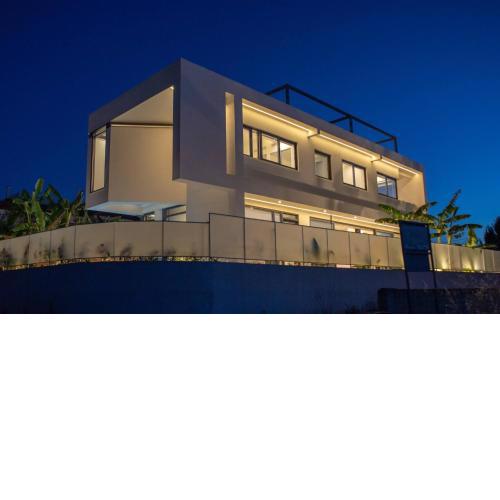 Luxury Villa Glass - 200 meters From The Beach n