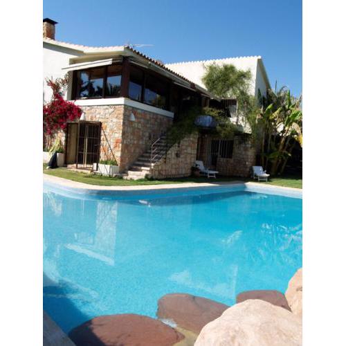 luxury villa in residential area of benidorm