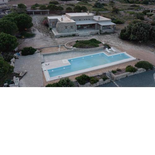 Luxury Villa Jolly in Paros Isterni