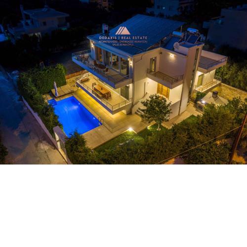 Luxury Villa Loutraki with private heated pool