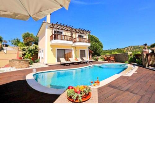 Luxury Villa Nefeli w Private Pool In Skiathos