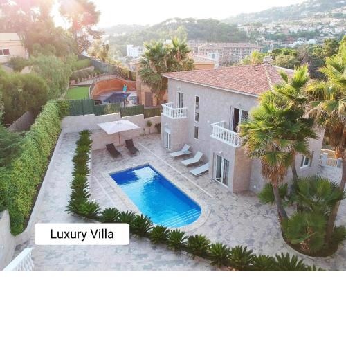 Luxury Villa, Private Beach n Pool