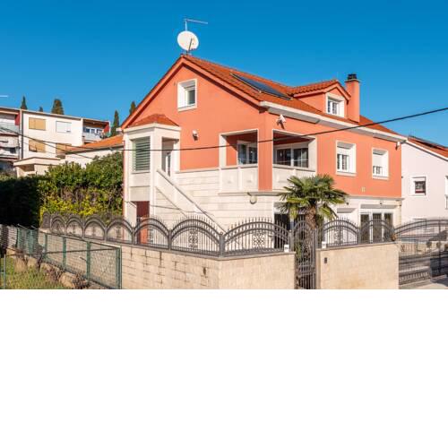 LUXURY VILLA SARA-TROGIR CENTER-POOL
