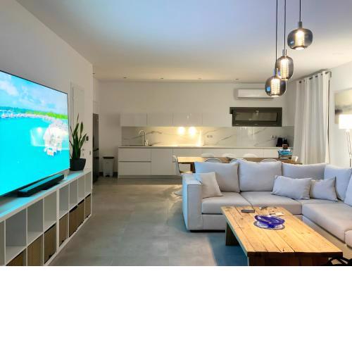 LUXURY VILLA SEVEN