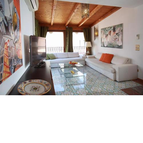 Luxury Villa Taormina city center, terrace with views