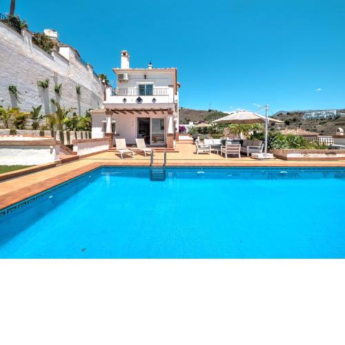 Luxury villa with private pool and 7 bedrooms
