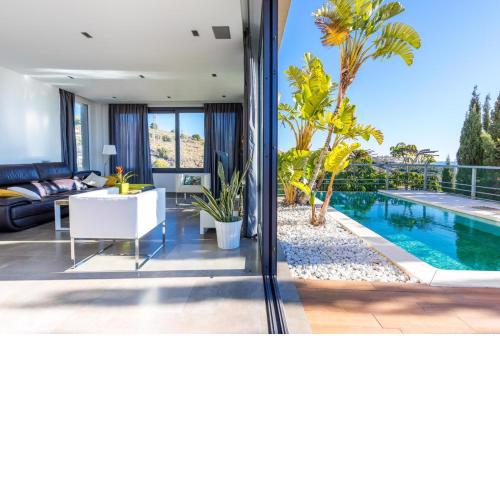Luxury Villa with swimming pool and amazing views