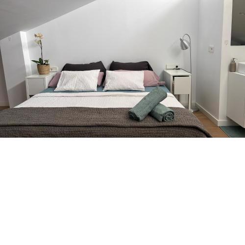 Luxury Village Attic: 2d floor in my shared home