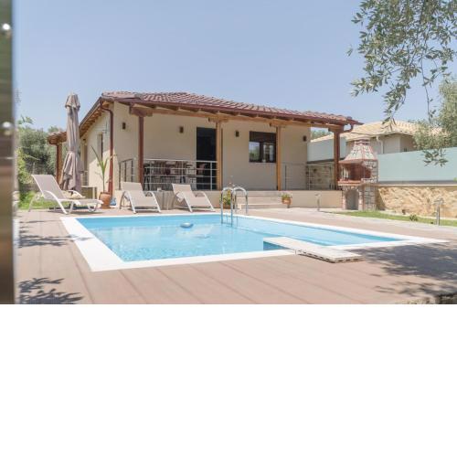 LUXURY VILLAS ELENI STEFI